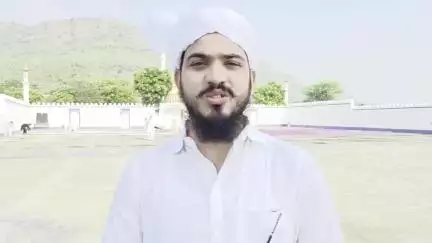 इस ईद सिर्फ जानवर नहीं बल्कि नफ़रत भी कुर्बान करें।
#ईद_मुबारक  
#HinduMuslimEkta #एकता #प्रेम #त्याग #बलिदान