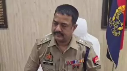 मंझनपुर: प्रधान की प्रताड़ना से दुखी युवक ने आत्महत्या की, कौशाम्बी एसपी ने इंस्पेक्टर को किया हाजिर, प्रधान पर ₹25000 का इनाम