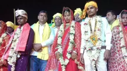 नोखा: प्रखंड के सतर बिगहवा गांव में सामूहिक शादी एवं सांस्कृतिक कार्यक्रम का किया गया आयोजन
