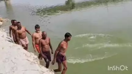 उन्नाव: गंगा घाट कोतवाली क्षेत्र में गंगा स्नान के दौरान दो किशोरों में से एक का शव मिला, दूसरे की तलाश जारी