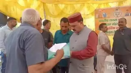 बड़सर: बड़सर के विधायक इंद्रदत्त लखनपाल ने मैहरे विश्राम गृह में लोगों की जन समस्याएं सुनीं