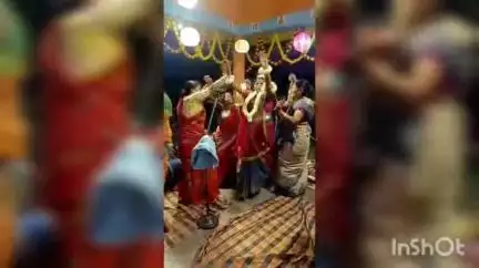 মানিকচক: নাজিরপুর পশ্চিমপাড়া এলাকায় আয়োজিত কীর্তনের রাস উৎসবকে কেন্দ্র করে মেতে উঠলেন মহিলারা