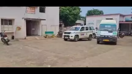 କାମାକ୍ଷାନଗର: ମହୁଲପାଳ ଗାଁରେ ରବିବାର ୮ଟାରେ ଜମିଜମା ବିବାଦ ଘଟଣା ପାଇଁ ଅଘଟଣ ବଡ଼ ବାପା ଓ ପୁତୁରା ଉଭୟ ଗୁରୁତର ପୋଲିସ କରୁଛି ତଦନ୍ତ