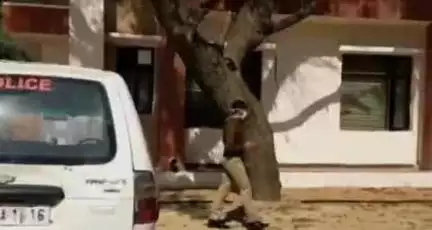 कनीना: गांव चेलावास के पेट्रोल पंप पर लूट: पुलिस ने दो आरोपियों से मोटरसाइकिल और नगदी बरामद की
