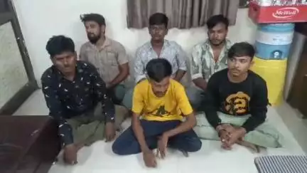 સરિતા સોસાયટીમાં જાહેરમાં જુગાર રમતા 6 શખ્સોને બોર તળાવ પોલીસે ઝડપી લીધા