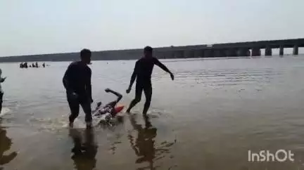 భూపాలపల్లి: మేడిగడ్డ బ్యారేజ్ వద్ద నలుగురి మృతదేహాలు లభ్యం