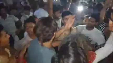 गोवर्धन: गोवर्धन क्षेत्र में बकरीद पर प्रतिबंधित मांस मिलने पर हुआ बवाल, गोवंश की खाल उधेड़कर सड़क किनारे लटकाए गए थे अंग