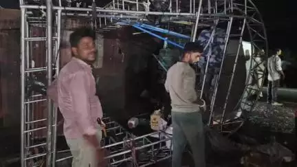 सागर: मारा गांव के पास डीजे वाहन पलटा, एक दर्जन लोग थे सवार, एक गंभीर घायल