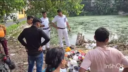 কলকাতা: আজ বেহালা পর্ণশ্রী থানার অন্তর্গত বাহাদুর পুকুর থেকে একটি সদ্যোজাত বাচ্চার দেহ উদ্ধারকে ঘিরে চাঞ্চল্য