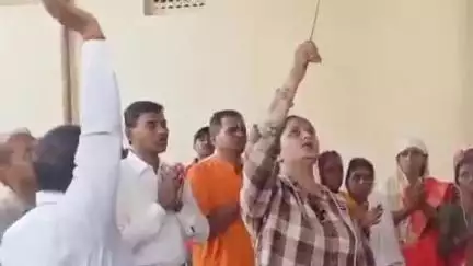 जबलपुर: हिंदू समाजी संगठन ने सरस्वती मैदान के पास हनुमान चालीसा पाठ किया, प्रभात फेरी निकालकर गोमूत्र से शुद्धिकरण किया