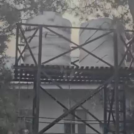 कल्पा: किन्नौर के ITDP भवन में पानी के ओवरफ्लो हुए टैंक, बीते दो दिनों से सुबह शाम गिर रहा पानी
