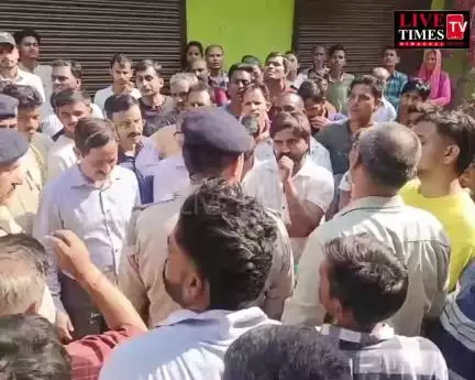 नालागढ़: बद्दी की नामी वर्धमान फैक्ट्री में मजदूर की दर्दनाक मौत, मुआवजे की मांग को लेकर हुआ प्रदर्शन