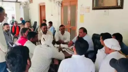 शाहजहांपुर: ददरौल विधायक ने डाक बंगला स्थित कार्यालय पर लोगों की समस्याएं सुनीं, निस्तारण के लिए अधिकारियों को दिए निर्देश