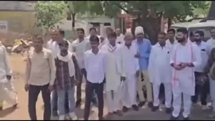 करौली: गुर्जर समाज के लोग गुड़ला से पीलूपुरा में आयोजित महापंचायत के लिए हुए रवाना