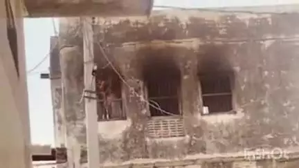 किशनगढ़: गांधीनगर थाना क्षेत्र के वार्ड-9 में बंद पड़े पावरलूम शेड भवन में लगी आग, पुलिस व दमकल की टीम मौके पर पहुंची