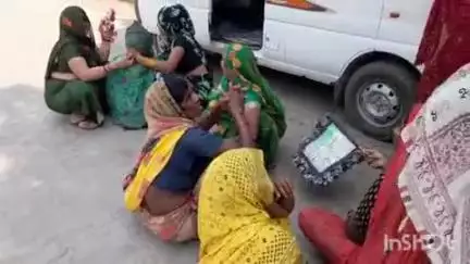 हाथरस: गांव जोगिया के पास 2 बड़े वाहनों की टक्कर में मजदूर की हुई मौत, पुलिस ने पोस्टमार्टम के लिए भेजा शव