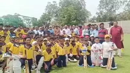 ଭଦ୍ରକ ଗ୍ରାମାଞ୍ଚଳ: ଜିଲ୍ଲା ସ୍ତରୀୟ କ୍ରିକେଟ ସମର କ୍ୟାମ୍ପ ଭଦ୍ରକରେ ଉଦଯାପିତ, ଯୋଗଦେଲେ ବିଧାୟକ ସୀତାଂଶୁ ଶେଖର ମହାପାତ୍ର
