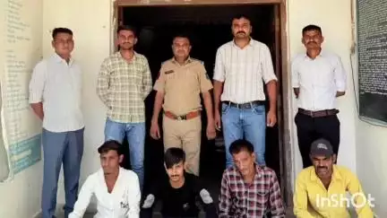 રાપર: રાપરની માર્કેટ યાર્ડ પાસે જુગાર રમતા 4 પતાપ્રેમીઓ ઝડપાયા