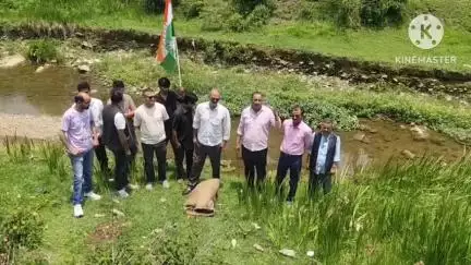 पिथौरागढ़: दूषित पेयजल सप्लाई किये जाने पर कांग्रेस कार्यकर्ताओं ने ठुलीगाड़ पंप हाउस में किया सरकार के खिलाफ प्रदर्शन #jansamsya