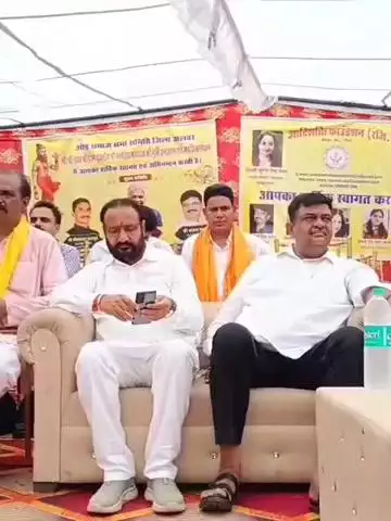 अलवर: बुध विहार स्थित ओड़ समाज छात्रावास में भागीरथ महाराज की मूर्ति का अनावरण कार्यक्रम, वन राज्य मंत्री संजय शर्मा हुए शामिल