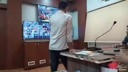 देवघर: बाबा मंदिर संस्कार भवन में श्रद्धालु का पर्स चोरी, पीड़ित ने प्रशासनिक भवन में शिकायत की