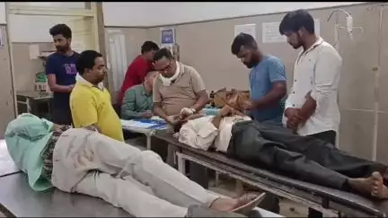 दमोह: खोजाखेड़ी में जमीनी विवाद में दो पक्ष भिड़े, लाठी और धारदार हथियारों से हमला, आधा दर्जन से अधिक घायल