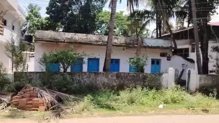 ದಾಂಡೇಲಿ: ಬಾಂಬೆಚಾಳ ಟೌನಶಿಪ್'ನ ಮನೆಯೊಂದರಲ್ಲಿ ಕೊಳೆತ ಸ್ಥಿತಿಯಲ್ಲಿ ಮಹಿಳೆಯ ಶವ ಪತ್ತೆ