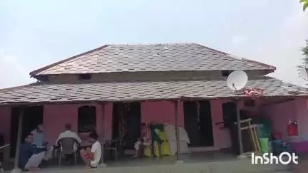 फतेहपुर: नंगल में एक ही मकान के तीन कमरों में रह रहे तीन भाइयों के परिवार को प्रधानमंत्री आवास योजना की नहीं मिली सुविधा