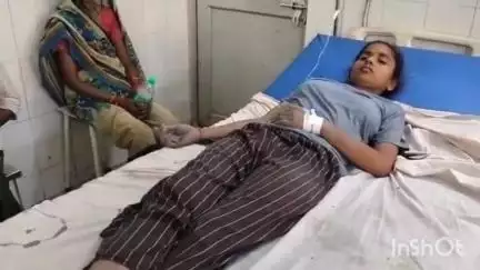 बांदा: जरर गांव में दरवाजे में उतरे करंट की चपेट में आने से युवती की हालत गंभीर, जिला अस्पताल में भर्ती कराया गया