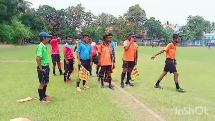 বর্ধমান ১: বর্ধমান ডিস্ট্রিক্ট রেফারি অ্যাসোসিয়েশনের উদ্যোগে রেফারি ফিল্ড ওয়ার্কশপ অনুষ্ঠিত হলো বর্ধমান রাধারানী স্টেডিয়ামে