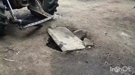 सरदारपुर: राजगढ़ में आदर्श सड़क पर नाले का खुला गड्ढा बना स्थानीय लोगों की परेशानी का कारण, आए दिन हो रहे हादसे #jansamasya
