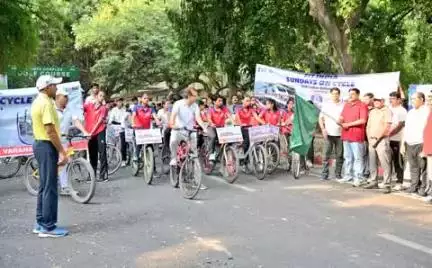 🚴‍♂️ ‘संडे ऑन साइकिल’बरेका में आयोजित भव्य साइकिल रैली में महाप्रबंधक श्री नरेश पाल सिंह ने स्वयं साइकिल चलाकर फिटनेस व पर्यावरण संरक्षण का संदेश दिया।