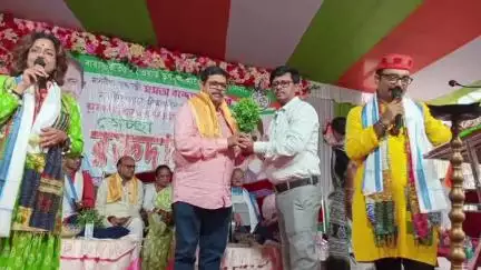 বারাসাত ১: ২০১১ সালের আগে বাংলার পরিবর্তনের জন্য এখান মানুষের পাশে দাঁড়ানোর জন্য রক্তদান শিবির হয় বারাসাতে বললেন খাদ্যমন্ত্রী