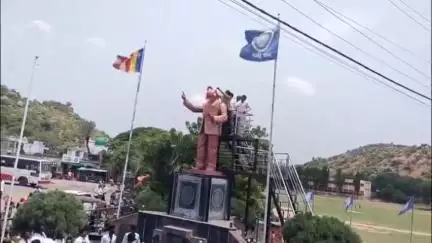 ಶೋರಾಪುರ: ವಿಧಾನ ಪರಿಷತ್ ಸದಸ್ಯರಾಗಿ ಡಿ.ಜಿ.ಸಾಗರ ಆಯ್ಕೆ ಹಿನ್ನೆಲೆ ಪಟ್ಟಣದಲ್ಲಿ ಸಂಭ್ರಮಾಚರಣೆ