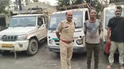 दीपका पुलिस ने कबाड़ चोरों के खिलाफ की बड़ी कार्रवाई, पांच वाहनों में लोड चोरी का कबाड़ किया ज़ब्त व चार आरोपी गिरफ्तार