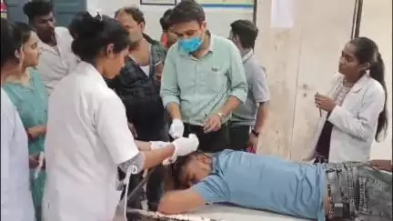बिरसिंहपुर में आपसी रंजिश को लेकर एक युवक पर धारदार हथियार से किया गया हमला, कस्बे के आधा दर्जन लोगों पर लगा आरोप