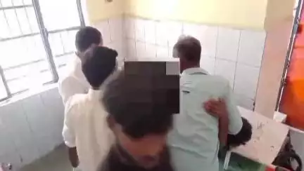 डुमरियागंज: डुमरियागंज राप्ती नदी पुल पर अज्ञात टेंपो ने बाइक सवार को मारी टक्कर, एक लड़की और दो लड़के गंभीर रूप से घायल