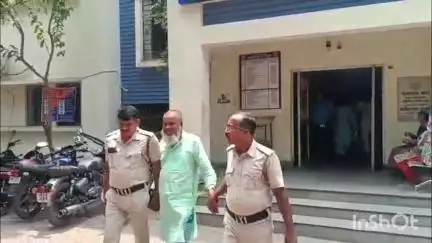 বারাসাত ১: দেগঙ্গায় ভেড়ির লিজ নিয়ে ধুন্ধুমার, গ্রেপ্তার চারজনকে নিয়ে যাওয়া হলো বারাসাত আদালতে