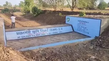 शाहबाद: कस्बाथाना में पत्रकारों ने वंदे गंगा जल संरक्षण अभियान के तहत निर्माण कार्यों का किया निरीक्षण