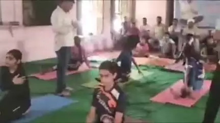 चरखी दादरी: चरखी दादरी में जिला स्तरीय योगासन प्रतियोगिता का आयोजन, 80 प्रतिभागियों ने लिया भाग