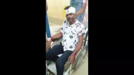 কৃষ্ণনগর ১: কালিরহাট ১২ নম্বর জাতীয় সড়কের উপর বাস ও লরির সংঘর্ষে আহত দুই বাস যাত্রী