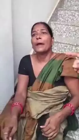 सुल्तानपुर: चौक क्षेत्र में जेवर खरीदने के बहाने सर्राफ की दुकान में घुसे एक पुरुष और दो महिलाओं ने गहने व नगदी छीन ली