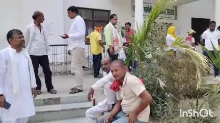 सासाराम: डुमरा कोनार के बीच ट्रैक्टर पलटने से एक व्यक्ति की हुई मौत