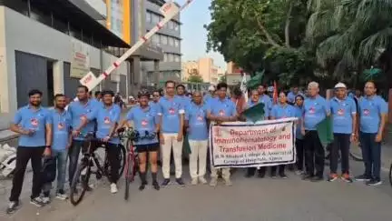 नसीराबाद: वर्ल्ड ब्लड डोनेट दिवस के अवसर पर जवाहरलाल नेहरू अस्पताल से निकली साइकिल रैली, डॉक्टर ने आमजन को किया जागरूक
