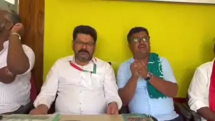 ಕನಕಪುರ: ರಾಜ್ಯ ಸರ್ಕಾರ 11 ಕುಟುಂಬಗಳನ್ನು ಹಾಳು ಮಾಡಿದೆ: ಪಟ್ಟಣದಲ್ಲಿ ರೈತ ಸಂಘದ ರಾಜ್ಯ ಸಂಚಾಲಕ ಚೀಲೂರು ಮುನಿರಾಜು