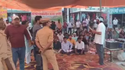 तमकुही राज: तमकुहीराज में चल रहा धरना हुआ समाप्त, डीएम ने एडीएम न्यायिक को सौंपी सुप्रिया सिंह की मौत के मामले की जांच