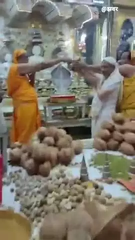 खंडवा नगर: मुनि संघ के सानिध्य में श्रुत स्कंध यंत्र की मंत्रोच्चार के साथ प्रतिष्ठा, सिंहासन पर हुए विराजमान
