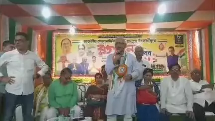 ব্যারাকপুর ২: খড়দহ পৌরসভার ১৮ নম্বর ওয়ার্ড কমিটির উদ্যোগে খড়দহে অনুষ্ঠিত হলো রক্তদান শিবির উপস্থিত মন্ত্রী