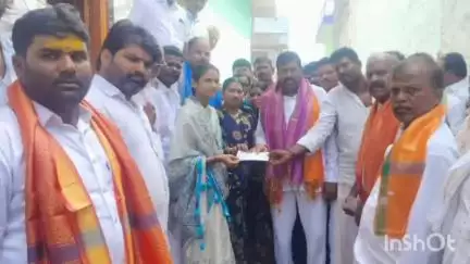 ఆలూరు: విద్యుత్ షాక్ తో మృతి చెందిన కుటుంబానికి అండగా నిలిచిన, మాజీ సీఎం జగన్