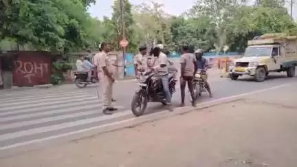बेतिया: बेतिया में वाहन जांच अभियान चला, ₹1 लाख 5 हजार का जुर्माना वसूला गया